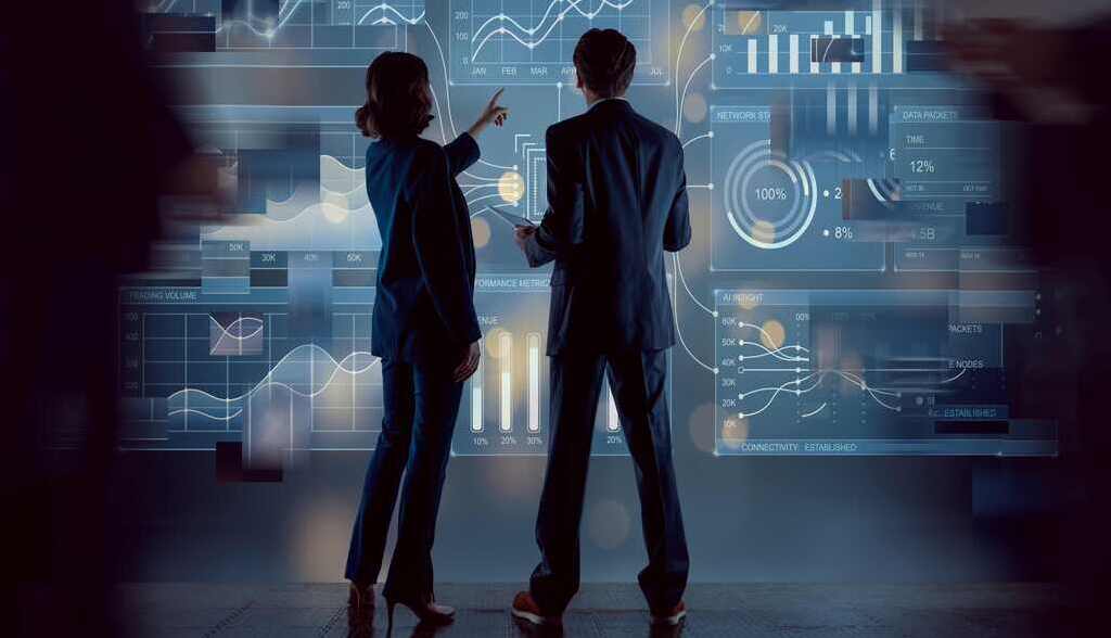 Producir mejor o vender con más margen: las dos  caras de los datos empresariales