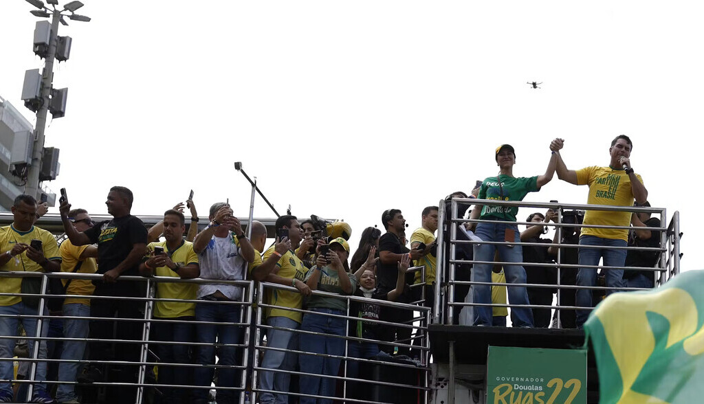 Entre el bolsonarismo y un Lula 4.0: Brasil vota dividido y habrá segunda vuelta presidencial