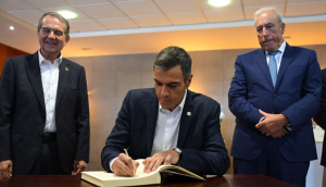 Pedro Sánchez destaca el compromiso del Gobierno con la industria aeroespacial y de la automoción en su visita al centro industrial Delta Vigo PTL Valladares