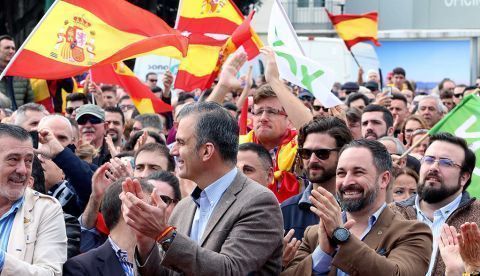 El presidente de VOX, Santiago Abascal (2d) y el secretario general Javier Ortega (c), en una imagen de archivo.