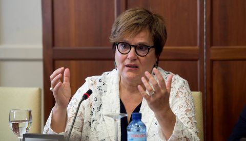  La secretaria de Estado de Universidades, Investigación, Desarrollo e Innovación, Ángeles Heras, durante la inauguración en la UIMP del curso "Estrategia española I+D+i 2001-2027".-EFE/Pedro Puente Hoyos