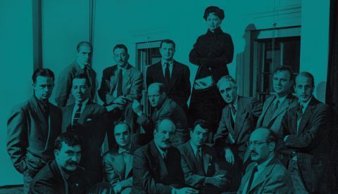 Los enigmas tras 100 fotografías históricas de “Una sola mujer” entre hombres