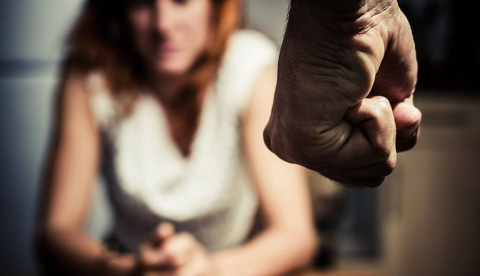 — El riesgo de sufrir violencia de género se multiplica por cinco cuando el hombre controla las finanzas del hogar
