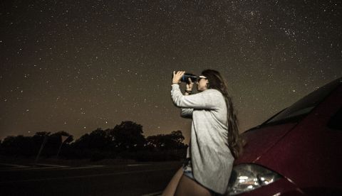 Madrid, 12 jul (EFE).- Un equipo de astrónomos de la Universidad británica de Cambridge ha descubierto la estrella más pequeña medida hasta ahora, con un tamaño "un poco mayor que Saturno", y que se sitúa a unos 600 años luz de la Tierra, según un estudio que publica hoy Astronomy &amp; Astrophysics.