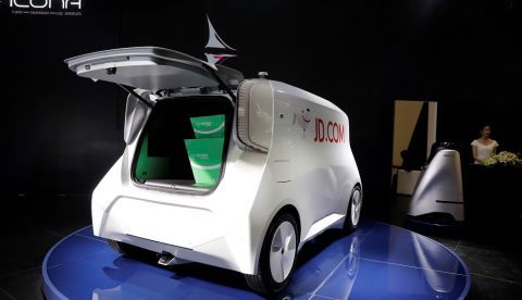 Un vehículo autónomo de reparto ICONA L4 durante el Salón del Automóvil de Shanghái, en China. EFE/ Wu Hong/Archivo