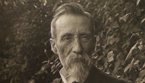Retrato de 1913 según el número 106 de Vie Ouvrière del 20 de febrero de 1914, que incluye una reproducción (p. 201). Esta impresión de gran formato se conserva en el Georges-Émile Guillaume Fonds des AEN.