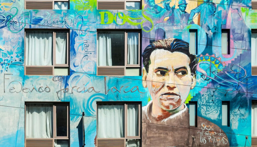 Mural urbano dedicado a Federico García Lorca en una fachada de edificio en Nueva York. Andres Garcia Martin/Shutterstock