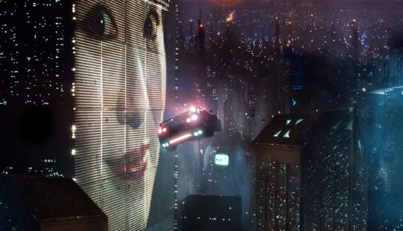 Ya en 1982, la película Blade Runner (Ridley Scott) fantaseaba con esa inteligencia artificial tan evolucionada que su comportamiento no puede predecirse. Warner Bros