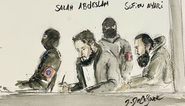 Salah Abdeslam et Sofien Ayari font partie des mis en cause dans les attentats de l'aéroport de Bruxelles le 22 mars 2016. Le procès s'est ouvert le 6 décembre en Belgique. Jonathan de Cesare/AFP