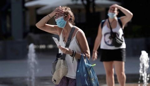 Se estaban publicando algunos estudios sobre la asociación entre factores ambientales, temperatura y humedad con la prevalencia y mortalidad de la COVID-19, pero sin resultados concluyentes, por lo que apuestan por tener un registro de datos amplio en el tiempo con la creación de la plataforma.EFE /Rafa Alcaide