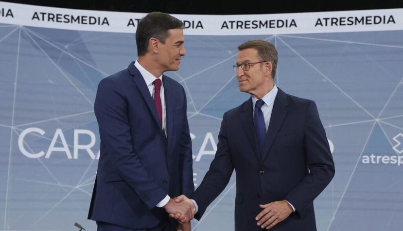 Un hombre y un robot
