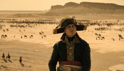 Joaquin Phoenix interpreta a Napoleón. Courtesy of Apple