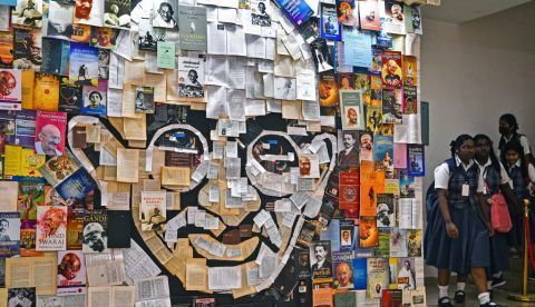 El «mahatma» Gandhi frente a su asesino en el 75 aniversario de su muerte