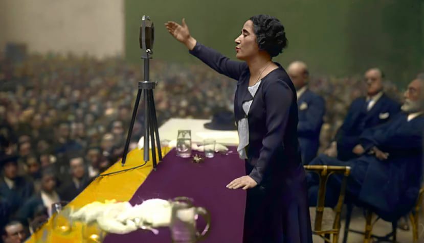 Clara Campoamor en una foto coloreada por @latinapaterson