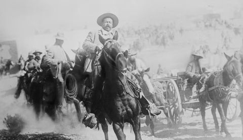 Fotografía que muestra al general Francisco “Pancho” Villa (1877-1923) a caballo, durante la Revolución Mexicana. Bain Collection/Library of Congress