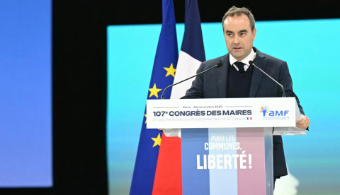 El primer ministro Sébastien Lecornu en el Congreso de Alcaldes de Francia, en París, 20 de noviembre de 2025. Bertrand Guay / AFP