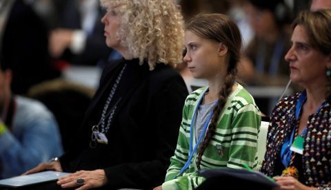 La activista sueca Greta Thunberg asiste al plenario de la Cumbre Climática, en el segundo día de negociaciones de alto nivel para tomar medidas adicionales contra la emergencia climática este miércoles en Ifema en Madrid. EFE/ J.J. Guillén