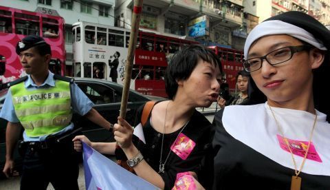 Cientos de homosexuales participan en el desfile del Orgullo Gay en Hong Kong (China). EFE/Archivo