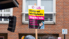 Pancarta de una manifestación contra la islamofobia. Pancarta de una manifestación contra la islamofobia en Londres el 16 de marzo de 2024. Tartezy/Shutterstock