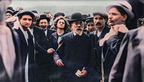 Édouard Vaillant (centro) defendiendo la autonomía y la libertad de acción de los sindicatos. Albert Harlingue / Roger-Viollet / Foto coloreada por El Obrero.