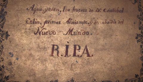 Lápida de Cristóbal Colón en la Catedral de Sevilla.