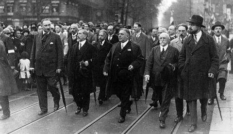 Los líderes de Acción française durante la fiesta de Juana de Arco, el 8 de mayo de 1927. / Wikipedia.