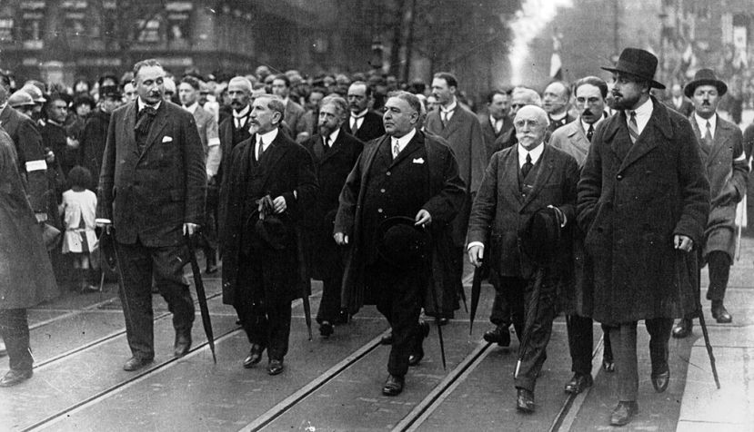 Los líderes de Acción française durante la fiesta de Juana de Arco, el 8 de mayo de 1927. / Wikipedia.