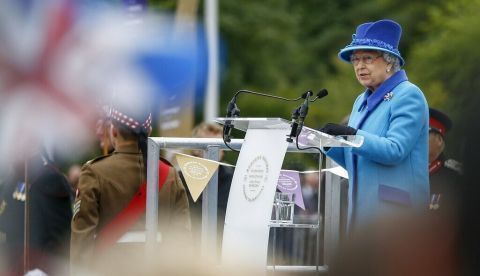 La reina inauguró el Ferrocarril de las Fronteras el día en que se convirtió en la monarca británica con el reinado más largo en 2015. En su discurso, dijo que nunca había aspirado a alcanzar ese hito. / Wikipedia
