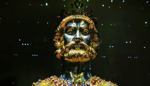 Busto de Carlomagno creado alrededor de 1350. Moskwa
