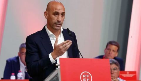 Luis Rubiales en un momento del discurso que dio en la asamblea extraordinaria de la Real Federación Española de Fútbol el 25 de agosto. RTVE