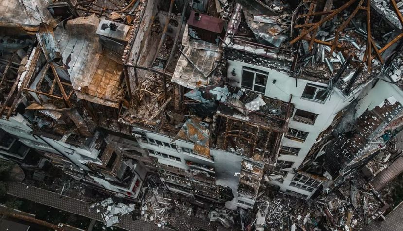 Edificios destruidos en Irpin (Ucrania). Shutterstock / eugenevishnya