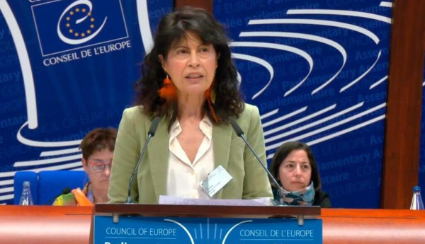 La ministra de Igualdad, Ana Redondo, durante su intervención la sesión plenaria de primavera de la Asamblea Parlamentaria del Consejo de Europa. / © lamoncloa.gob.es. Ministerio de la Presidencia.