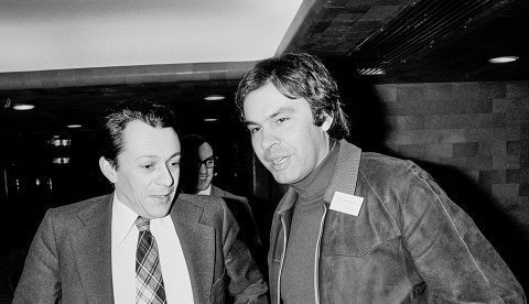Felipe González y Michel Rocard en un congreso de los partidos socialistas europeos en París el 25 de enero de 1976, Francia. / Foto de Alain MINGAM.