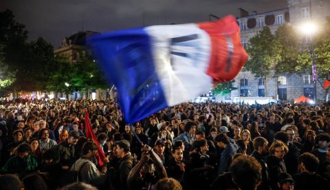 Elecciones en Francia: la alianza de izquierdas frena en seco al partido de Le Pen