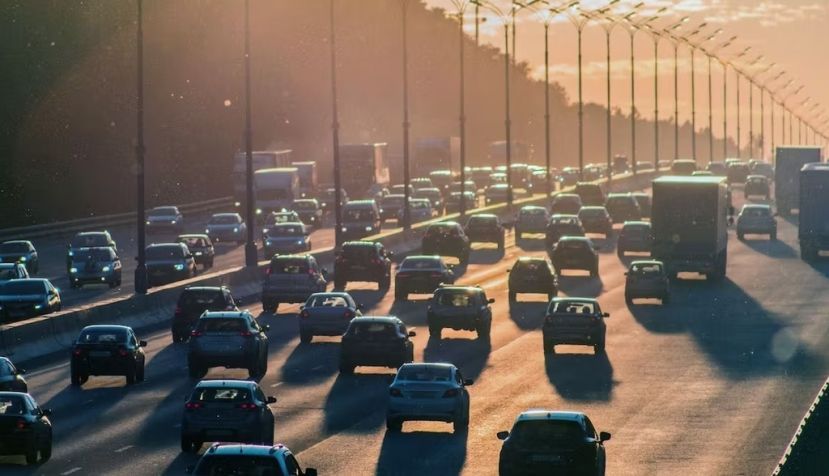 Los motores térmicos son cualquier cosa menos eficientes y, como consecuencia, se desperdicia una parte del combustible que consumen. Alexander Popov / Unsplash