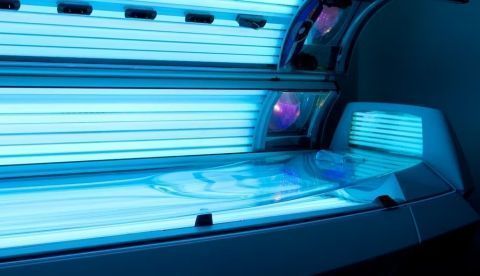Persisten los conceptos erróneos asociados a las cabinas de bronceado. Ground Picture/Shutterstock