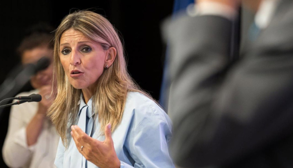 Yolanda Díaz traslada a su homólogo francés las medidas laborales para proteger a las personas de la emergencia climática