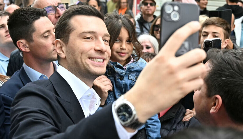 Jordan Bardella, lors d’un déplacement à Beaucaire, dans le sud de la France, le 14 mai 2026. Gabriel Bouys/AFP