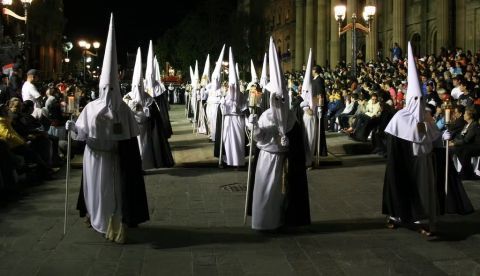 Procesión del Silencio en San Luis de Potosí, México. Wikimedia Commons / thor Italiaugalde
