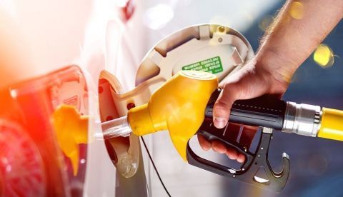 De cada 100 € de combustible que echamos se quedan con 5 céntimos. Eso es el “capitalismo de amiguetes”