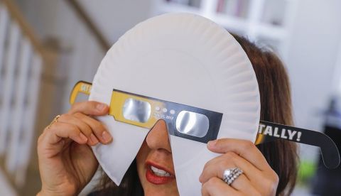 EE.UU. se prepara para el espectáculo del eclipse solar total de este lunes / EFE