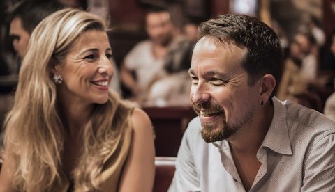 Imagen de Yolanda Díaz y Pablo Iglesias creada con inteligencia artificial.