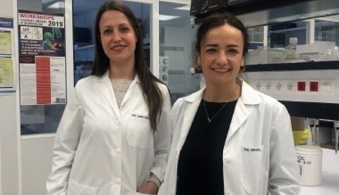 Fotografía facilitada por Cima Universidad de Navarra de dos de las investigadoras que buscan tratamiento para el cáncer colorrectal resistente a medicamentos. EFE