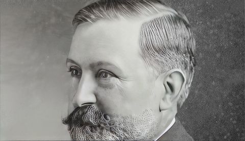 Juan Bautista Justo (Buenos Aires, 28 de junio de 1865-Los Cardales, 8 de enero de 1928), más conocido como Juan B. Justo, fue un médico, periodista, político, parlamentario y escritor argentino, fundador del Partido Socialista de Argentina (que presidió hasta su muerte), del periódico La Vanguardia y de la cooperativa El Hogar Obrero. Se desempeñó como diputado y senador nacional. Fue defensor del socialismo de libre mercado1​y el Movimiento cooperativo autogestionario . Fue sobrino segundo del político conservador Agustín Justo, que fue presidente de Argentina entre 1932 y 1938.
