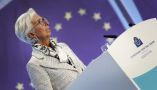 Pourquoi les théories économiques qui tendent à conférer aux banquiers centraux un plus grand pouvoir d’intervention restent-elles vacillantes ? Daniel Roland / AFP