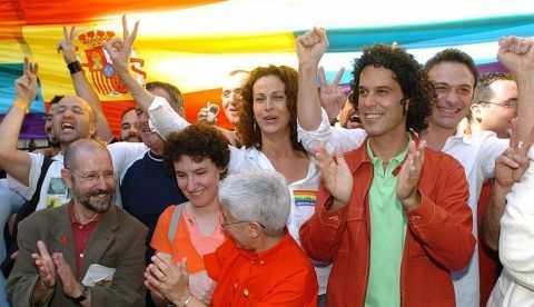 El 30 de junio del 2005, España se convirtió en el cuarto país del mundo en permitir el casamiento entre homosexuales, junto con Holanda, Bélgica y Canadá, y logró situarse así a la vanguardia mundial en la defensa de los derechos LGTBI.