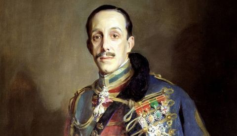 Alfonso XIII, un rey tan patriota como zigzagueante