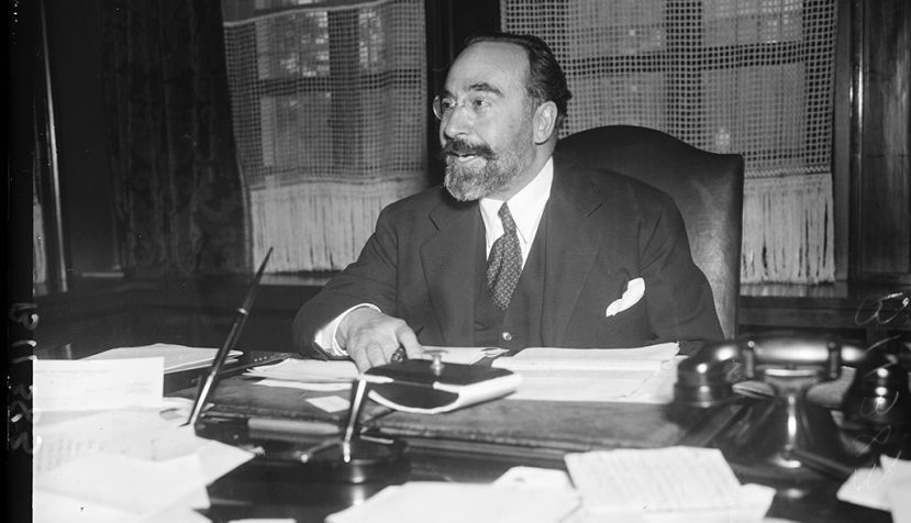 En su despacho de la embajada de España en Washington (octubre, 1936). / Wikipedia.