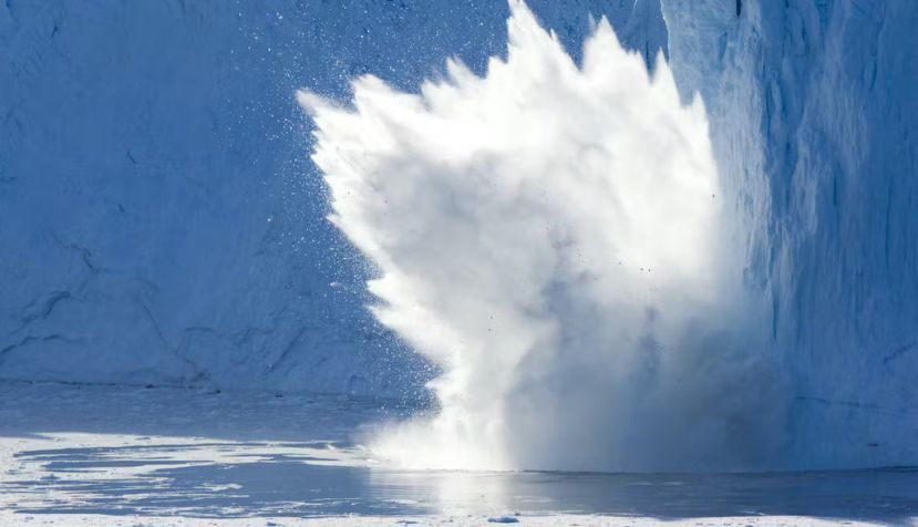 Un exceso de agua dulce procedente de la capa de hielo de Groenlandia puede ralentizar la circulación del océano Atlántico. Paul Souders/Stone via Getty Images