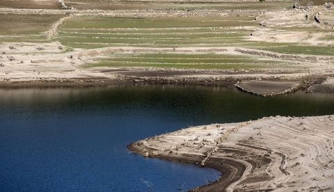 Aspecto del caudal del río Limia, en uno de sus tramos, a su paso por el municipio orensano de Lobios. EFE/Archivo